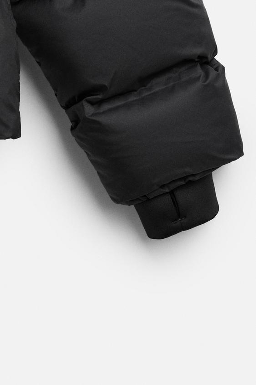 ZARA ПУХОВИК С КАПЮШОНОМ, ЧЕРНЫЙ