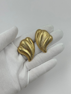 Крупные серьги с брашировкой