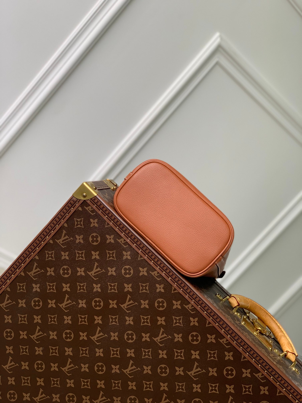 Louis Vuitton Lock and Walk