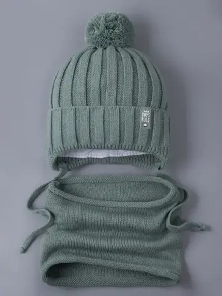 Шапка осенняя для мальчика и снуд