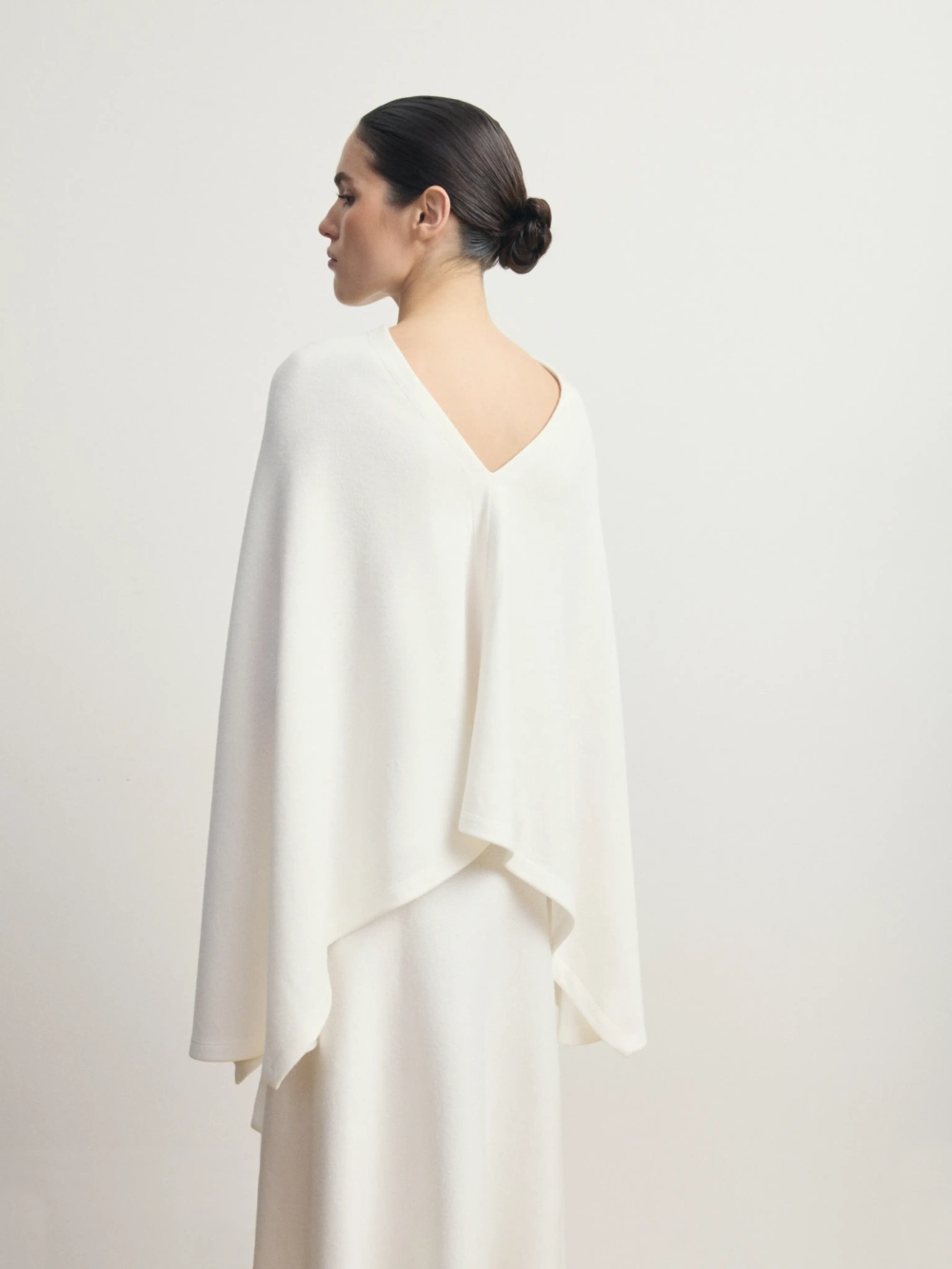 Пончо «Soft Flow» молочный