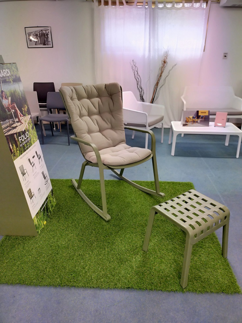 Кресло-качалка пластиковое с подушкой Nardi Folio, агава, бежевый