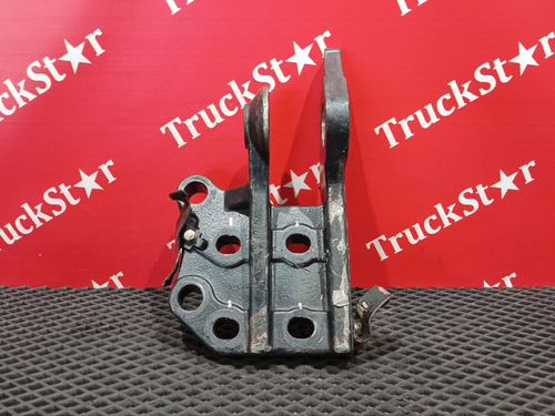 Кронштейн торсиона кабины левый 2023г.