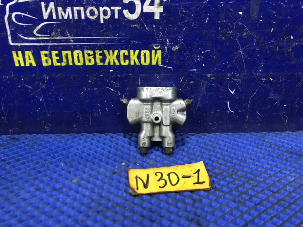 Распределитель тормозной NISSAN R’NESSA 1999