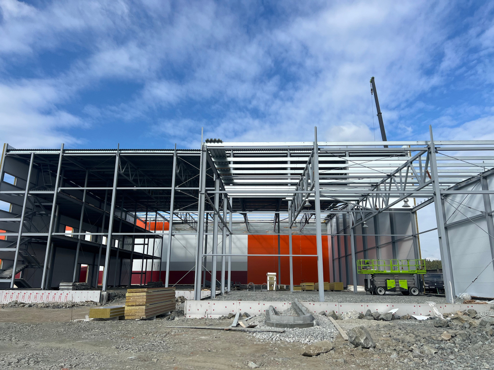 Комплексная поставка материала и монтаж кровли из ПВХ мембраны на пристрой к производственно-складскому комплекс г. Екатеринбург, ул.Черняховского