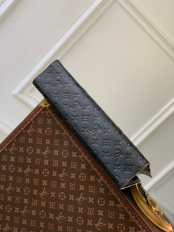 Louis Vuitton Sac Plat NV Bag