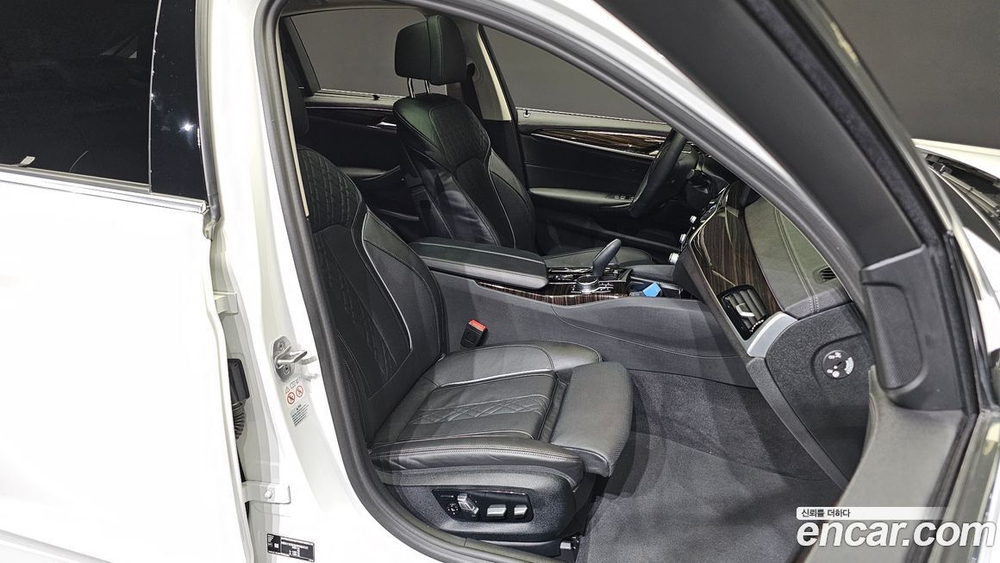 BMW 5 Series (G30) 523d Luxury (12.2022)