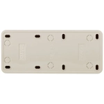 Розетка Intro Quadro 2-206-11 с заземлением трехместная 3х2P+E 16А-250В IP20 открытой установки сосна