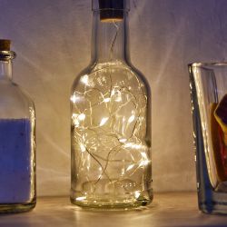 ULD-S0200-020-SСR-3LR WARM WHITE IP20 WINESTOPPER Гирлянда светодиодная Роса с пробкой на батарейках 3xLR44в-к. 2м. 20 светодиодов. Теплый белый свет. Провод медный. TM Uniel