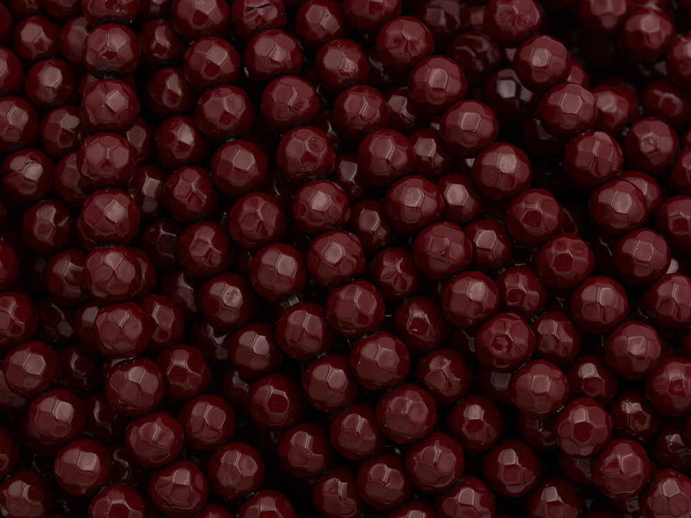 Нить бусин из гематита "Спелая вишня" 6мм, огранка