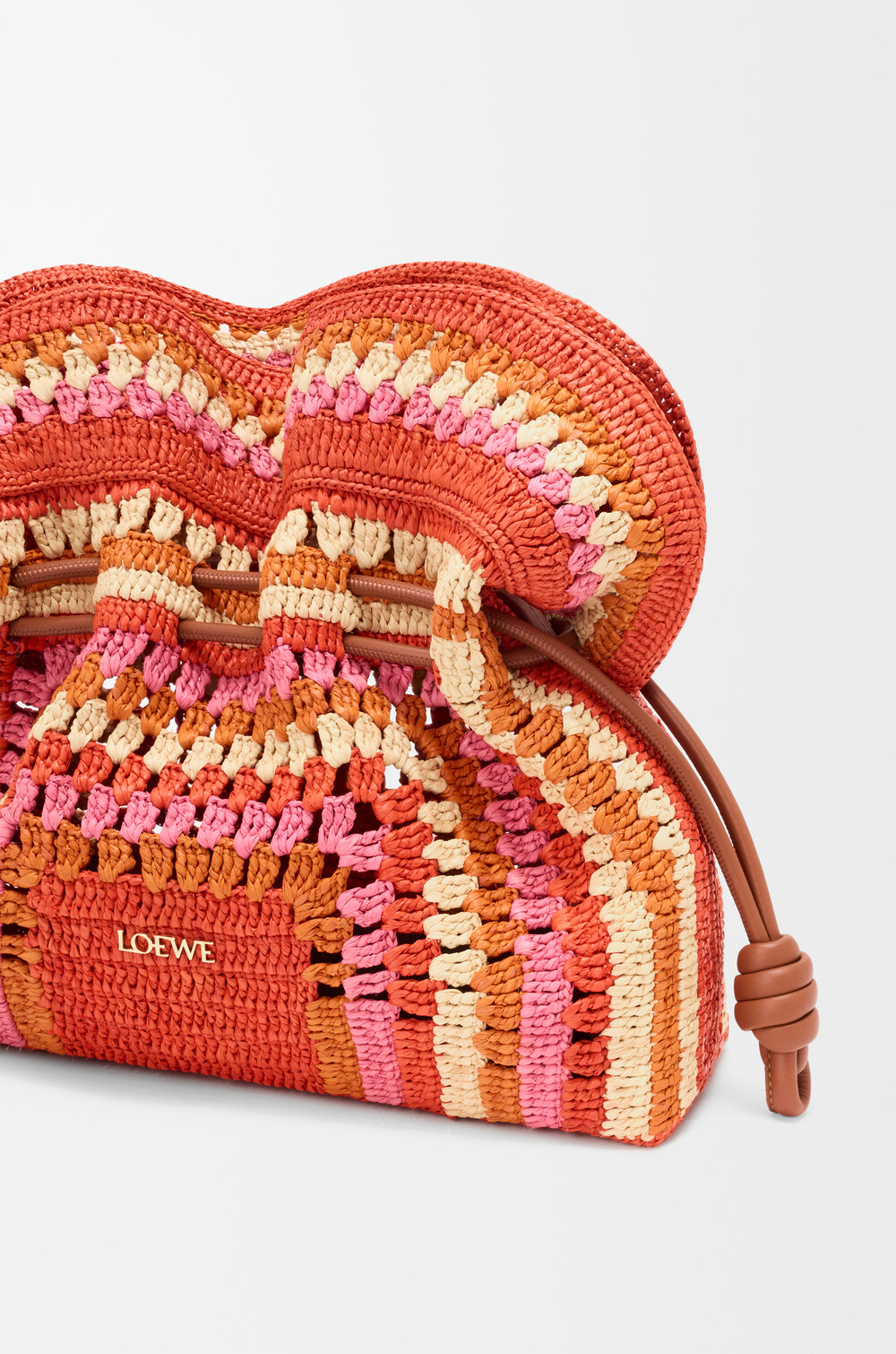 Loewe Средний клатч Flamenco из рафии и телячьей кожи, ярко-оранжевый/розовый