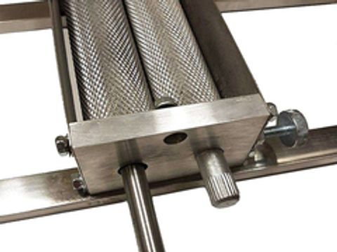 Мельница 2-х вальцовая с бункером