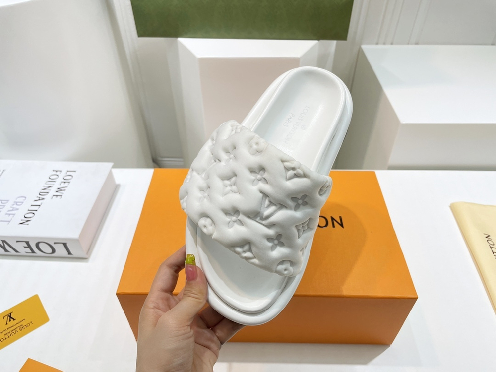 Louis Vuitton Pool Pillow Comfort Mule