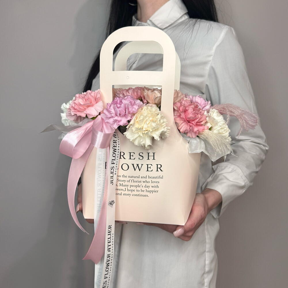 «Сахарная пудра» стильная сумка с диантусами