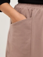 Брюки бананы трикотажные с декоративными швами