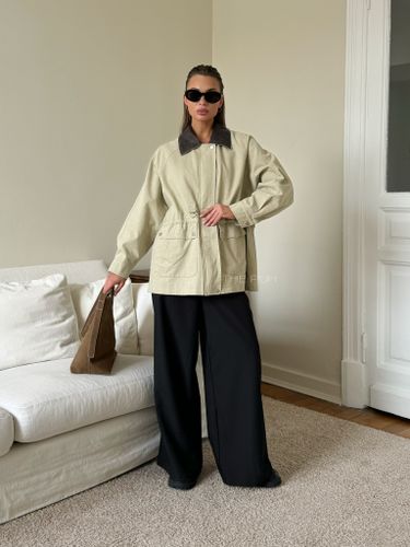 Бежевая хлопковая парка с контрастным воротником