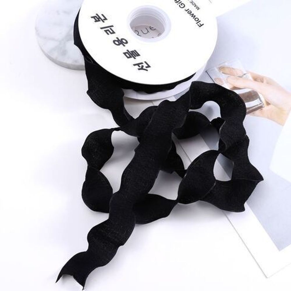 Лента полиэстер жатая с волнистым краем (4см*9,14м), Черный