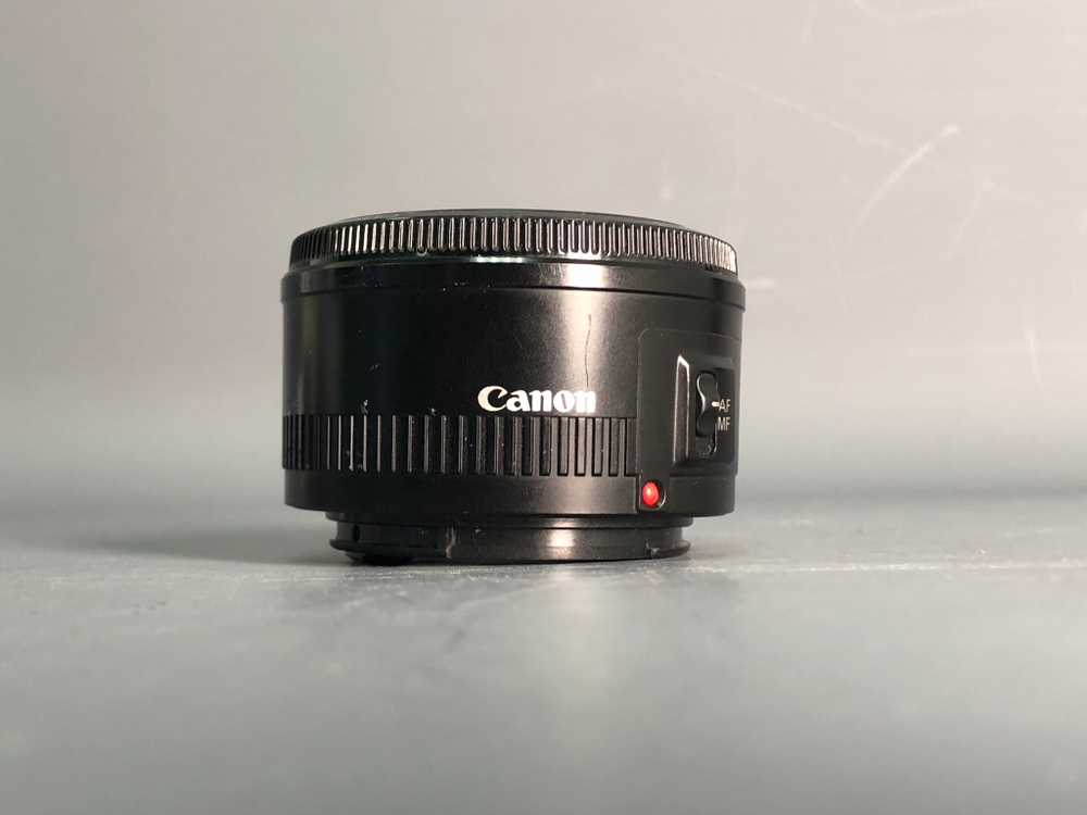 Canon EF 50mm 1.8 II пыль под линзой