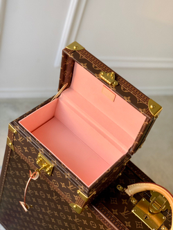 Louis Vuitton Coffret Tresor 24