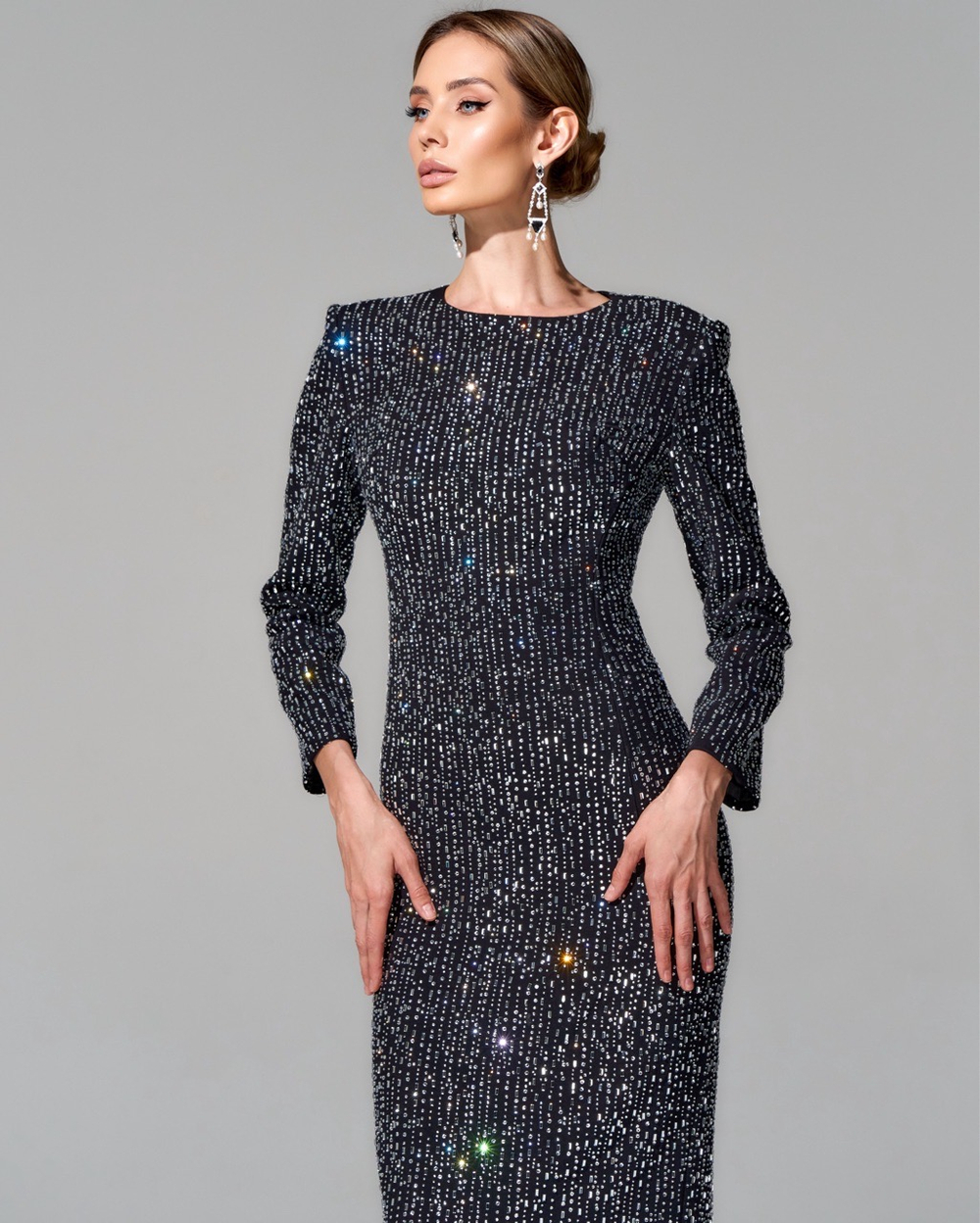 Платье длины макси с отделкой кристаллами Swarovski