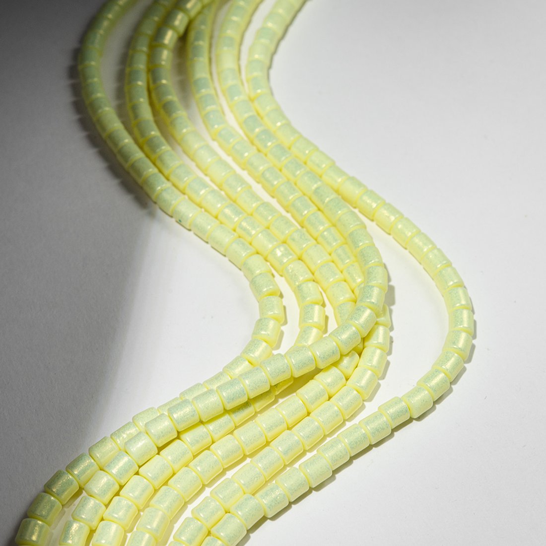 Бусины хеши, каучук с напылением, оттенок "Лимонный", 6*6мм