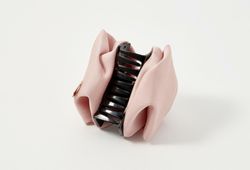 Benten Заколка-краб тканевый, пудровый