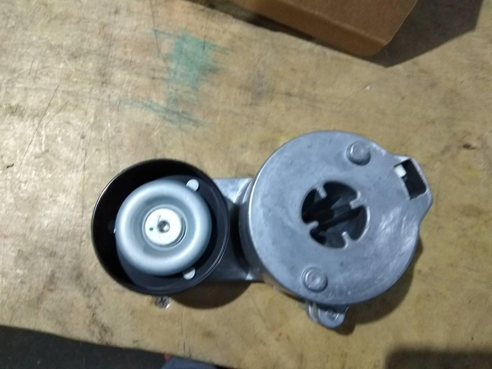 Натяжитель ремня 0450-4262