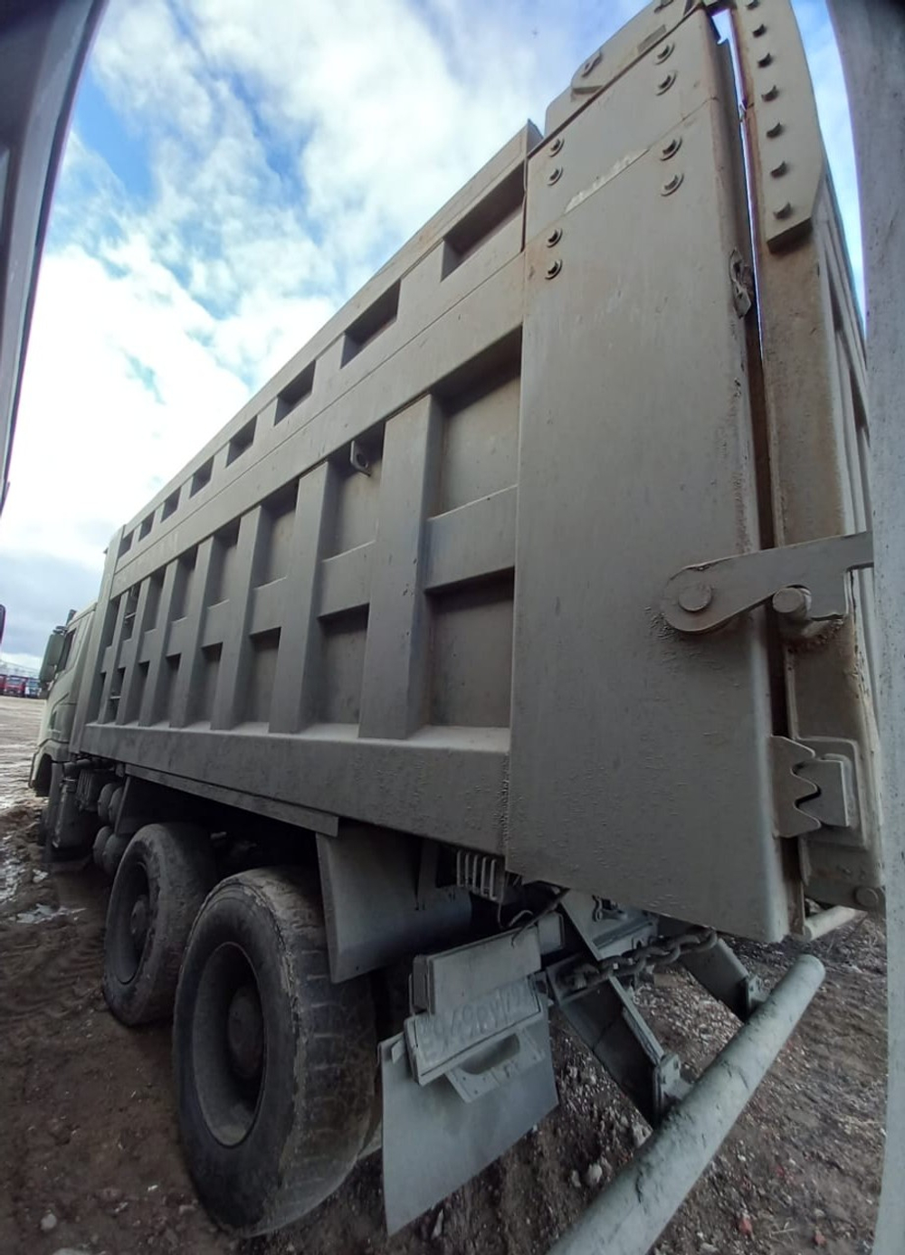 Shacman (Shaanxi) SX* 6x4 Самосвал SX32586V384 (Дизельный, 11,6 л, 423 л.с., МТ)