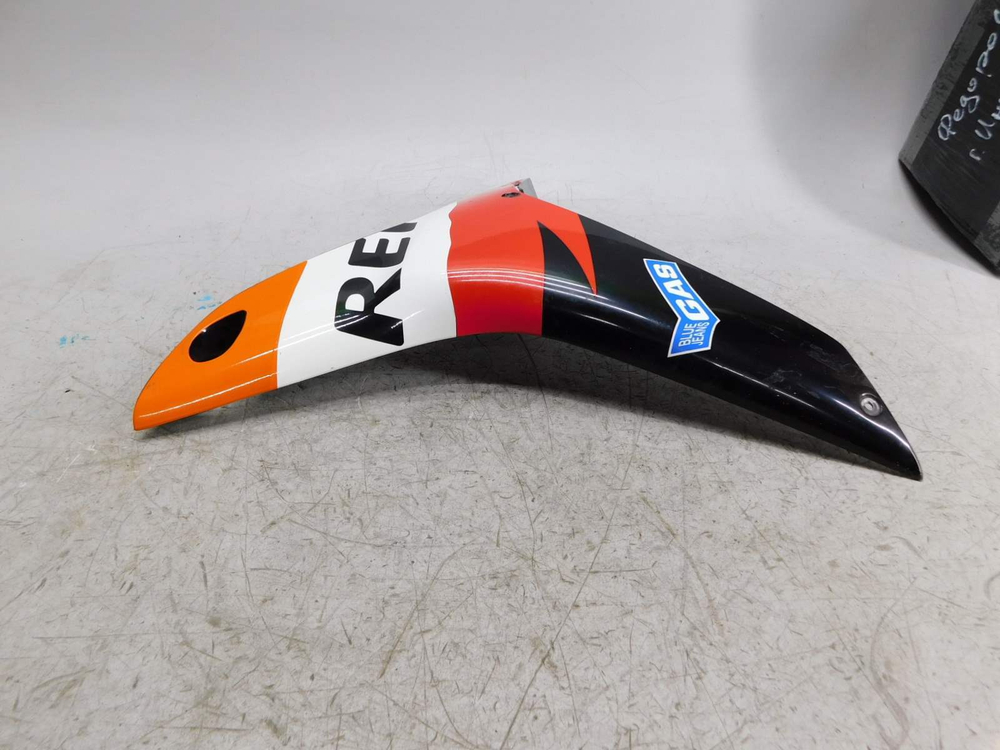 Пластик боковой левый Honda CBR600RR 06-08 64370-MFJ-D000
