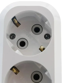 Колодка розеточная Makel 6 гнезд с заземлением 16А 3600Вт белая MGP 181