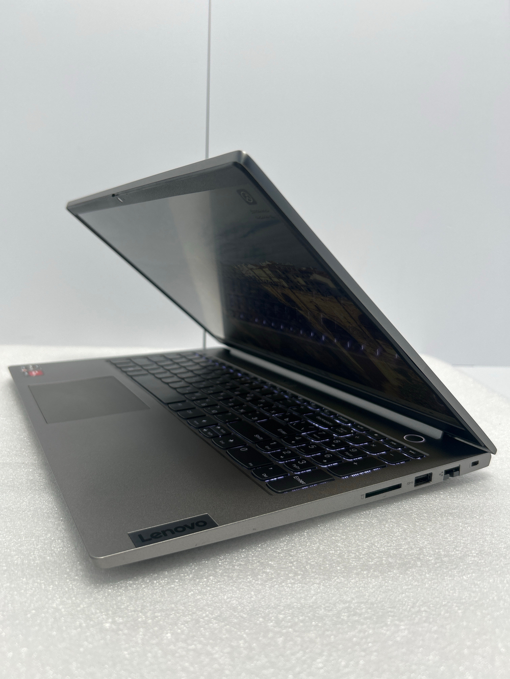 Ноутбук Lenovo ThinkBook 15 G3 ACL (21A40034RU) 15.6"/AMD Ryzen 5 5500U/RAM 8 GB/SSD 256 GB/AMD Radeon Graphics/1920х1080/IPS/DOS/Подсветка - кл:LED/серый. Состояние: B1