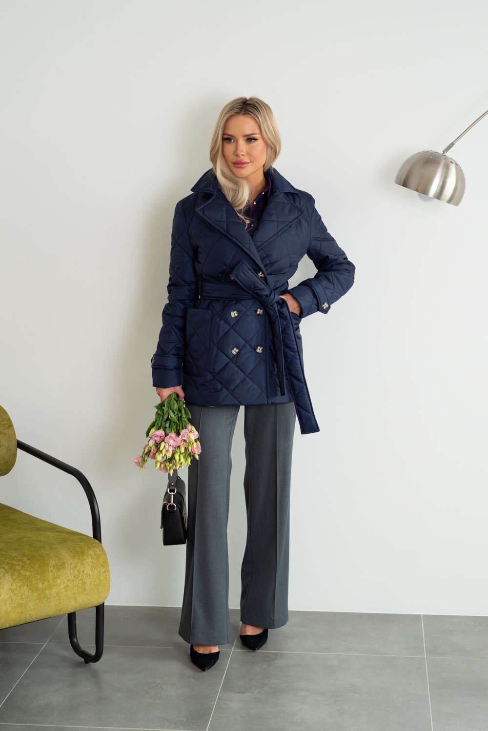 Синее укороченное стеганное пальто с подкладом из вискозы