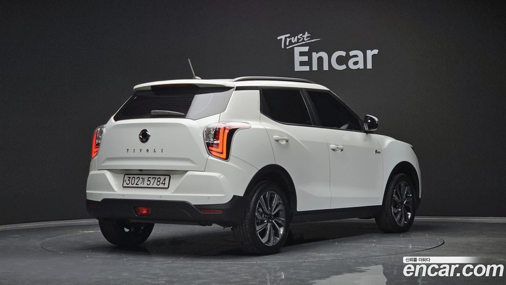 KG Mobility (Ssangyong) Very New Tivoli Бензин 1.5 2WD (11.2019)