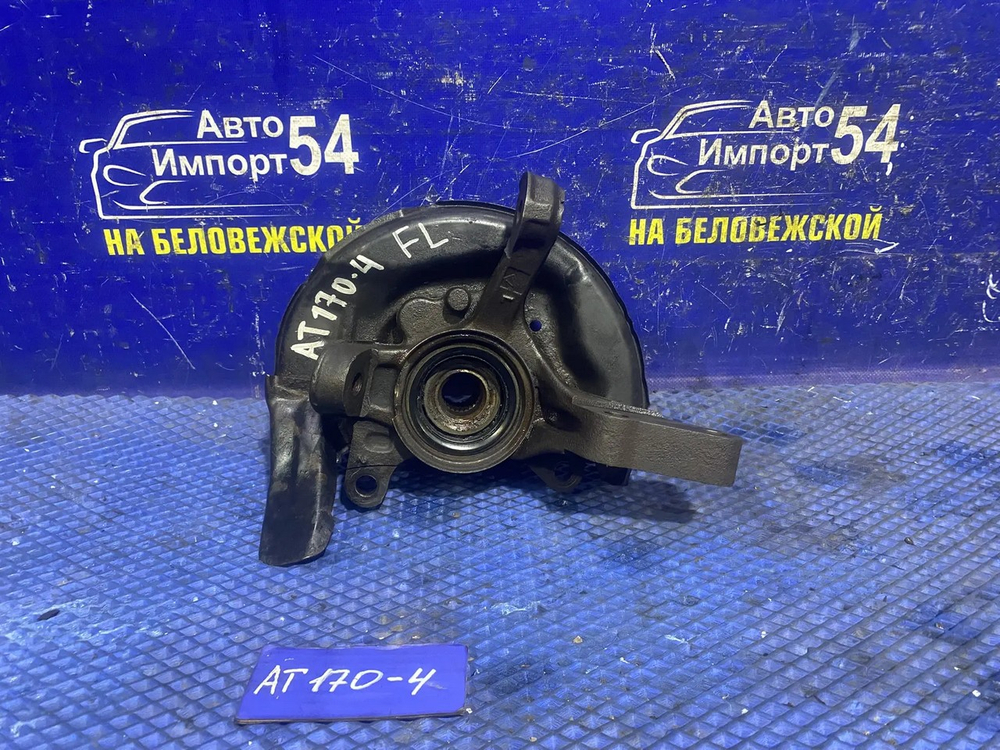 Ступица передняя левая TOYOTA CORONA 1988