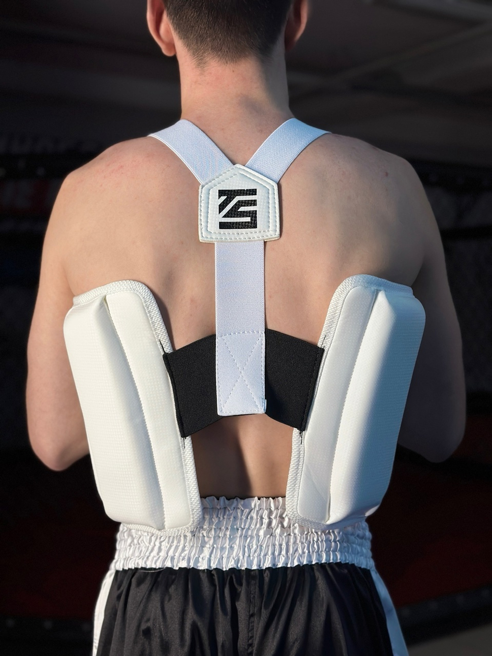 Жилет защитный белый Tomorrow Star