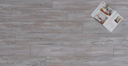 Ламинат  EMЕRALD-12-33 ДУБ МОРГАН Р1380*193 7 шт в пачке 1,864 кв2