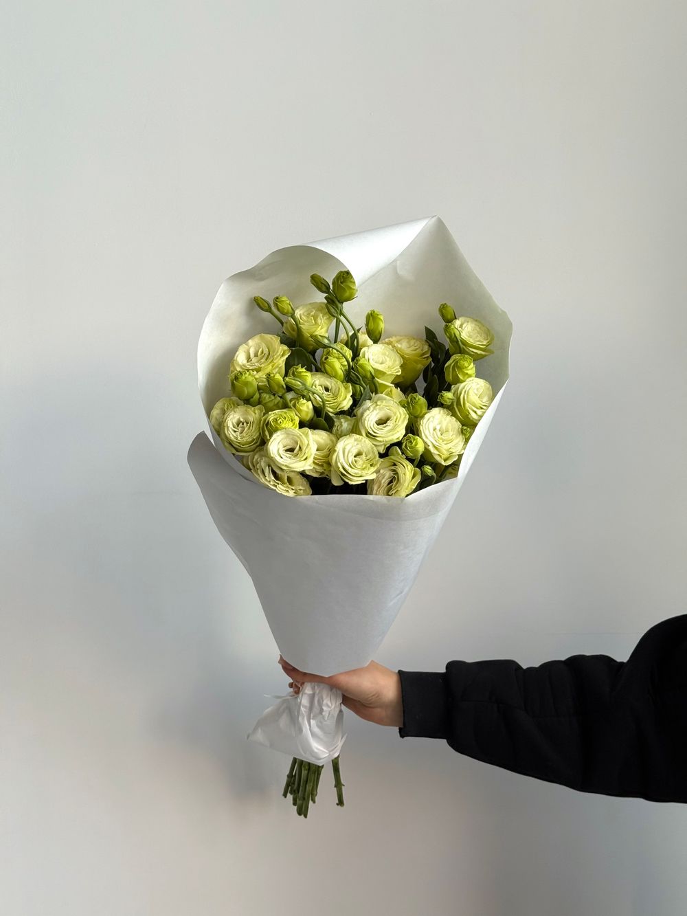 Охапка лизиантуса в зеленом оттенке 10 шт