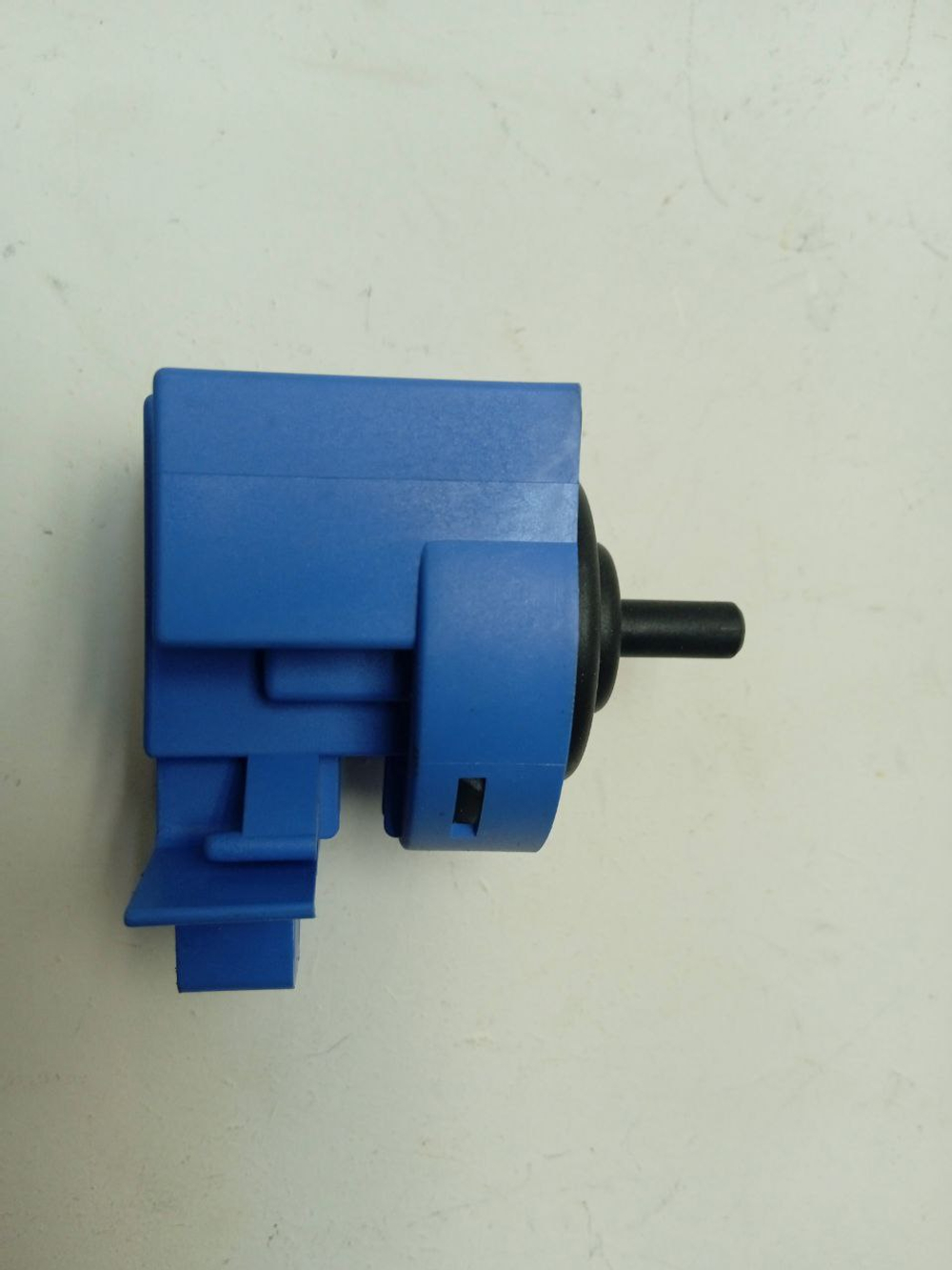 VMUF 501 B кт4 Датчик уровня для стиральных машин Indesit Ariston ST-545 C00289362 б/у