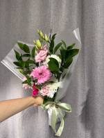 Букет из Кустовой Розы, Эустом, Гербер и Хризантем