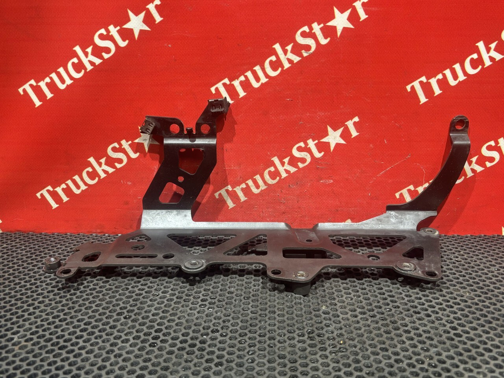 Кронштейн проводки двигателя 2019г.