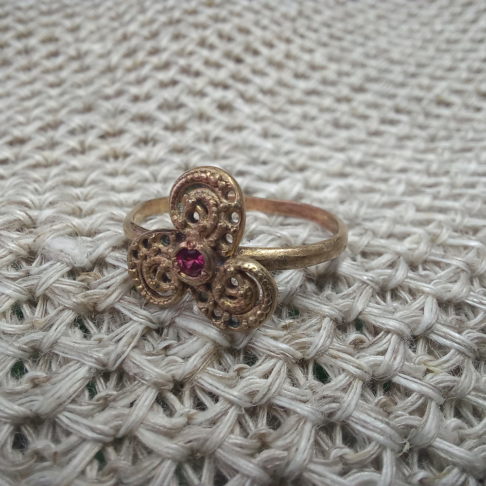 Кольцо. Трилистник