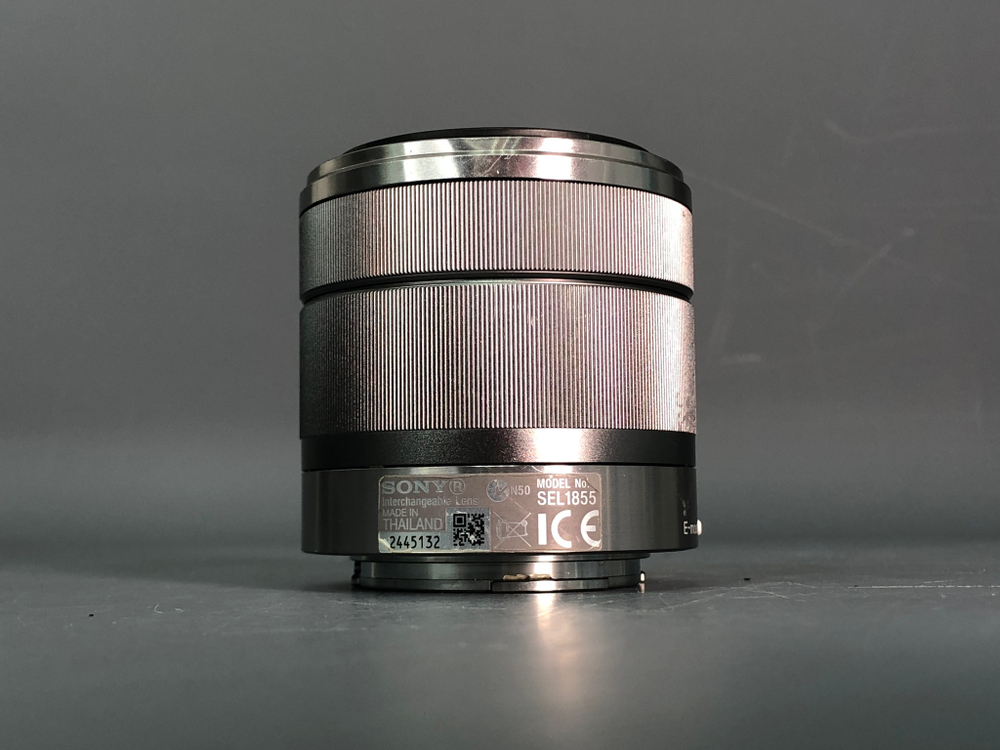 Sony Nex-5 + 18-55 (+вспышка) коцки по корпусу
