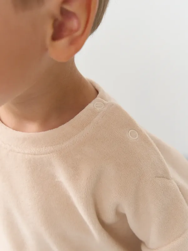 Джемпер из велюра 