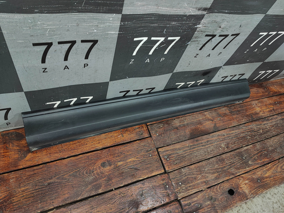 Накладка двери передней правой Mazda CX-5 2 (KF) 17-нв Б/У Оригинал KB7W51RA1