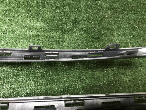Накладка решетки радиатора Mercedes V W447 (14-нв)