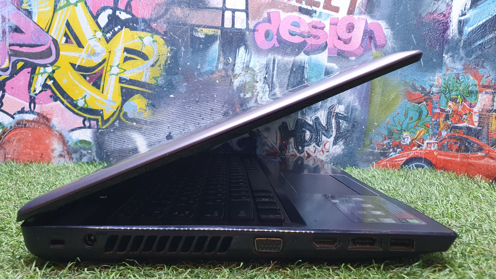 Ноутбук Lenovo i3/4Gb/GT 630M 1Gb