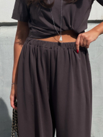 Костюм с силуэтной футболкой в цвете Морро