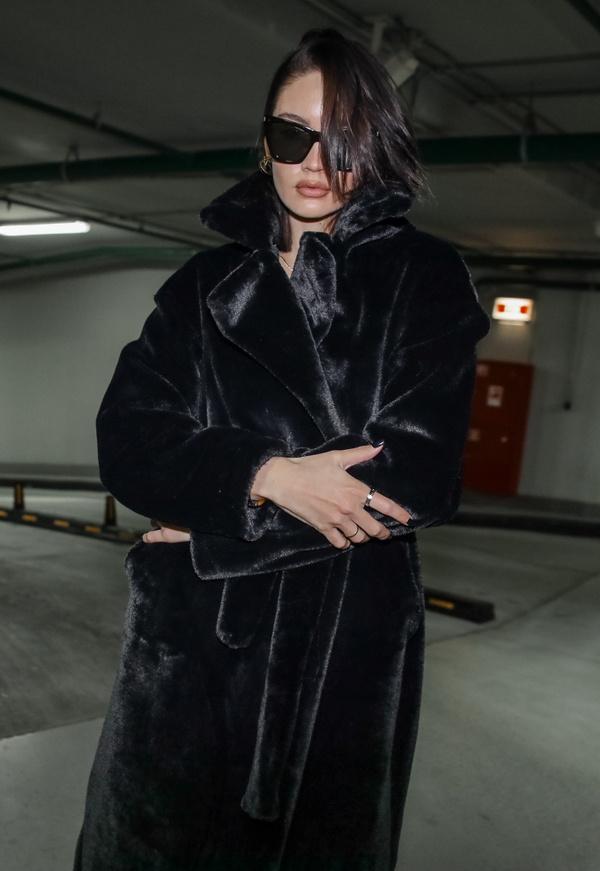 Шуба черная