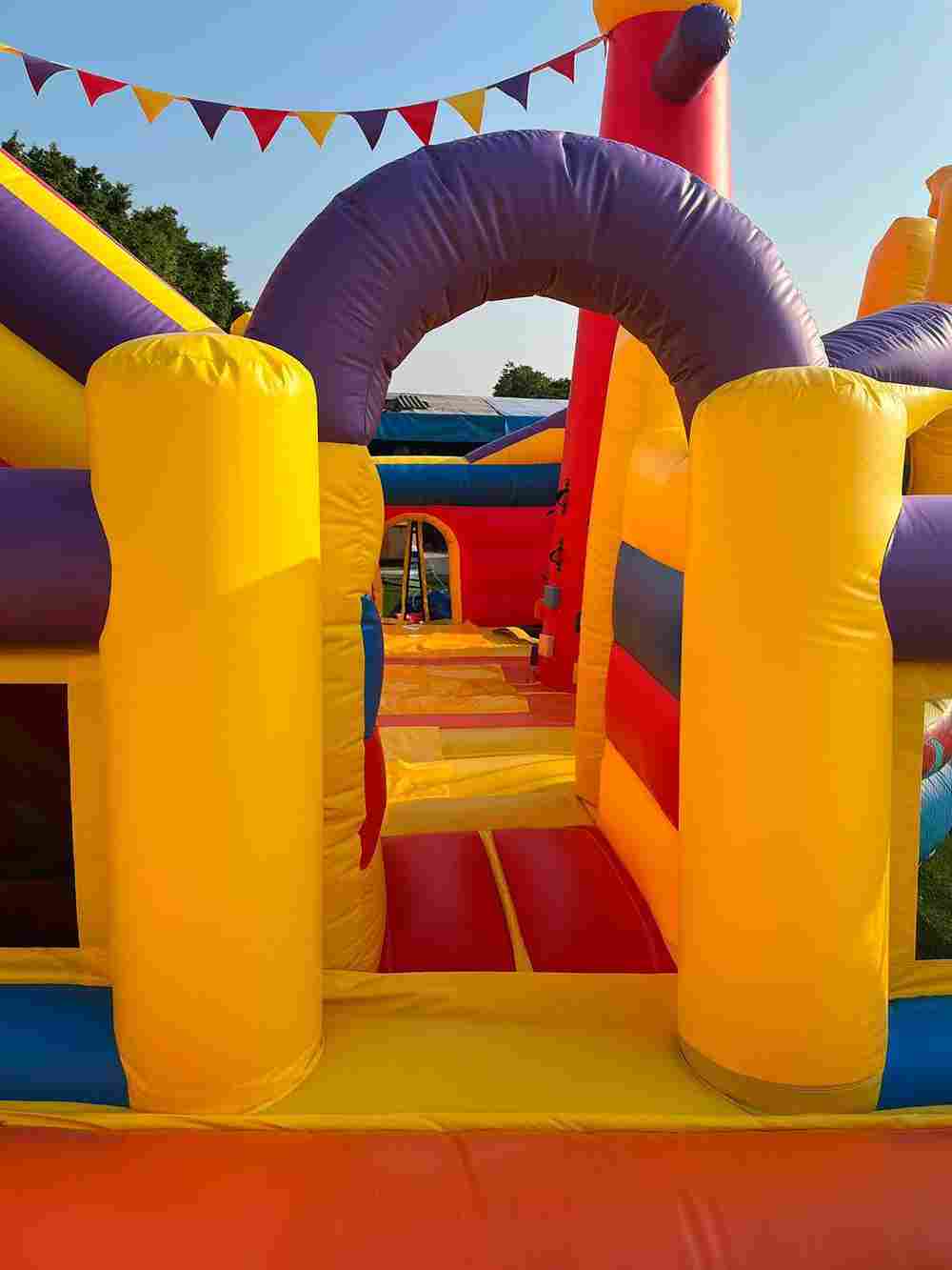 Коммерческий надувной батут «Затерянный остров», 10*9*6 м