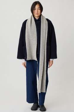 Шарф из шерсти светло-серого цвета